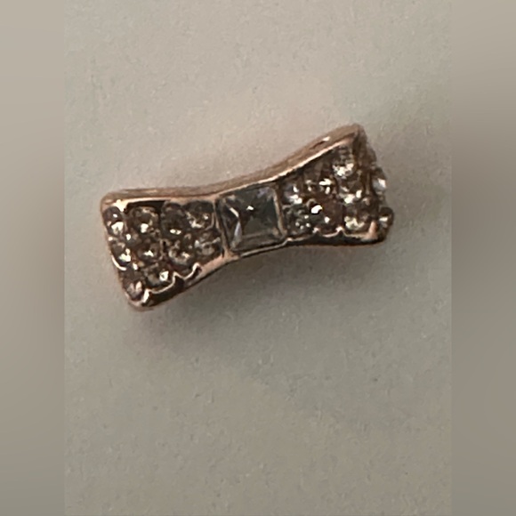 NWT Kate Spade Ready Set Bow Pave Bow Studs, Clear/Rose Gold - Picture 3 of 6